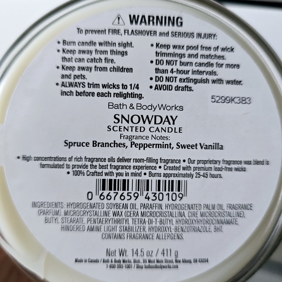 Bath & Body Works Snowday Candle - Picture 2 of 2